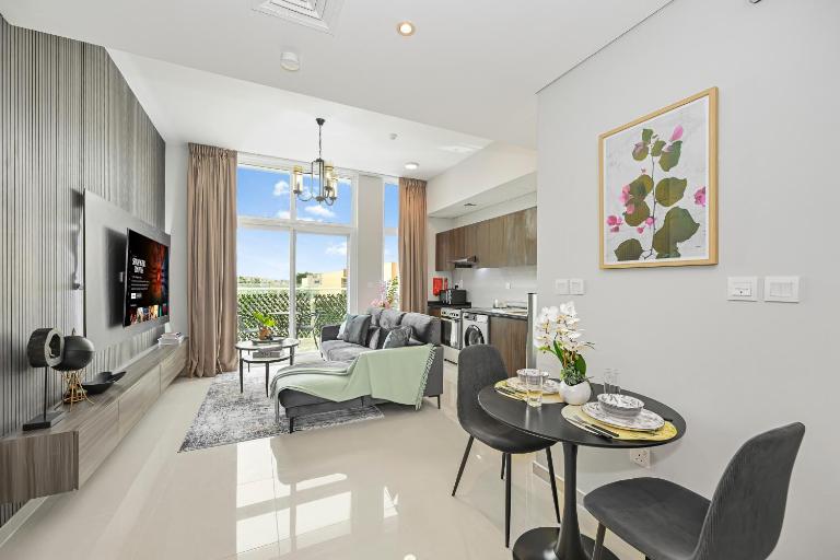 Modern 1 Bedroom Apartment in Damac Hills 2 - B&B Dubai