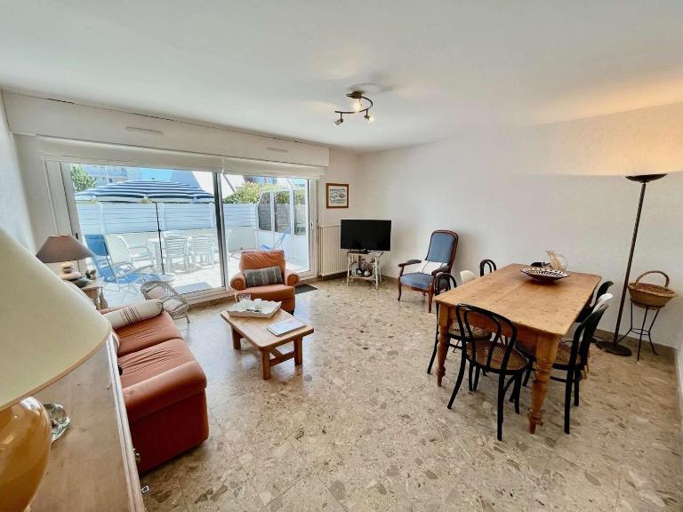Quiberon - Appartement T3 de 65m² en rez-de-chaussée avec terrasse, proche plage et stationnement - FR-1-478-217 - B&B Quiberon