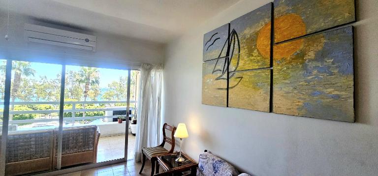 Retro art and mirrors Molos - B&B Limassol