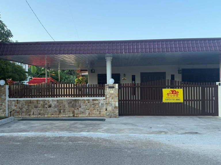 Happy Guest House Taman Cowin Nibong Tebal 开心民宿Taman Cowin高渊区 - B&B Nibong Tebal
