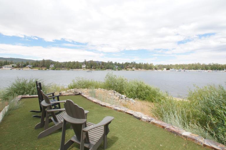 The Voges' Lake House - Amazing lake front house with a beautiful view and game room! - B&B Big Bear Lake