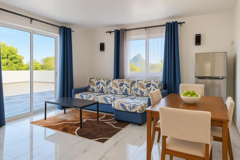 Gracious Haven - Fully Equipped Rooftop with private terrace house in Saint-Pierre, Moka - Chambres d'hôtes Moka