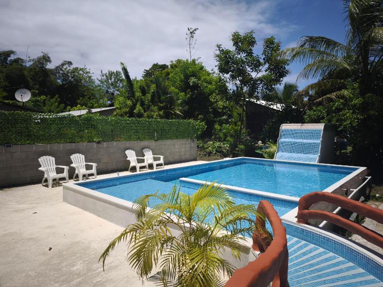 Cabañas Daneysha - Chambres d'hôtes Tortuguero