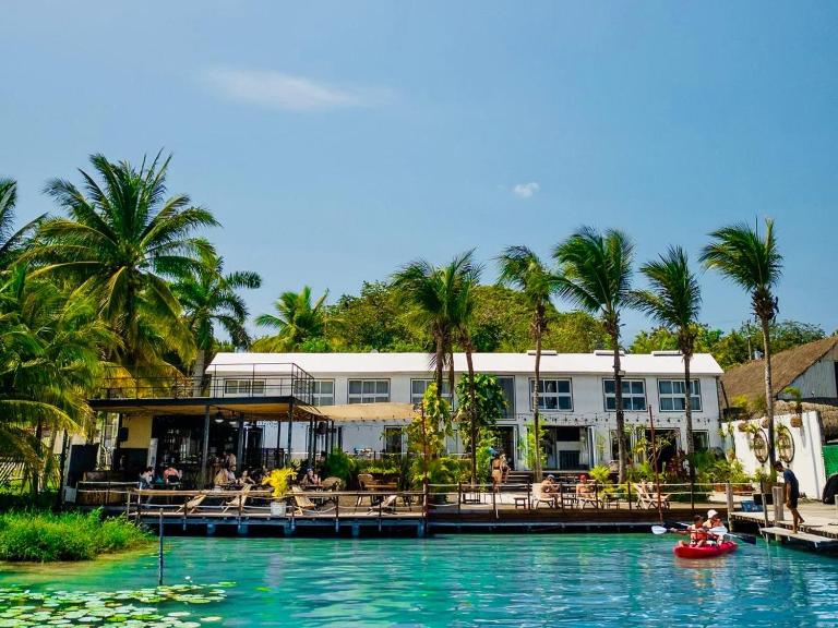 The Yak Lake House - Hostal Bacalar - B&B Bacalar