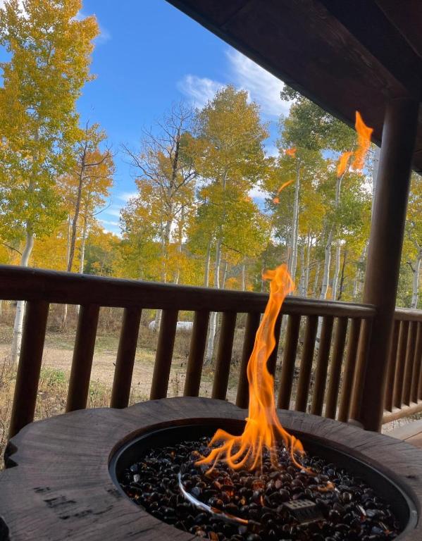 6 Bedroom Cabin by Xquisite Rentals - B&B Heber