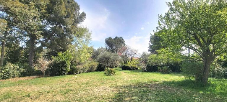 Appartement au calme à 5min du centre d'Aix-en-Provence avec terrasse vue sur jardin & parking privé - B&B Aix-en-Provence