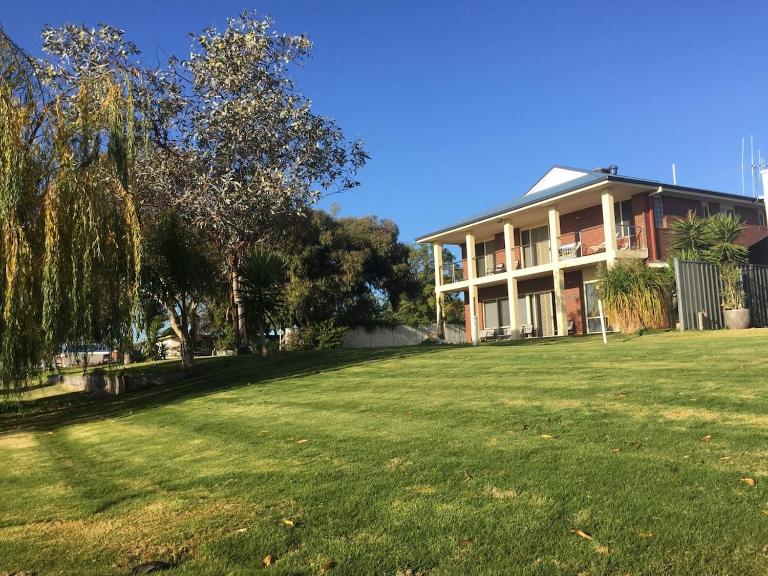 Lake Boga Waterfront - B&B Lake Boga