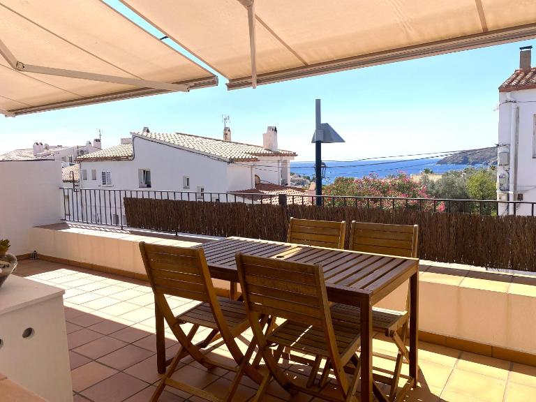 SAGUARDA II - Apartamento con terraza y vistas al mar - Chambres d'hôtes Cadaqués