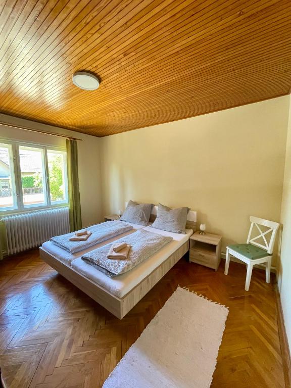 Julia Apartmanház Balatonfüred - B&B Balatonfüred