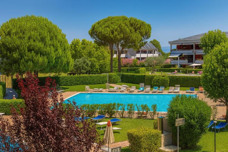 Garda Fiordaliso vista lago 4 posti letto - B&B Desenzano del Garda