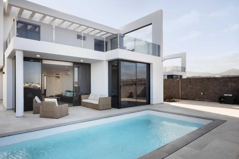 Modern Los Mojones Villa 3 Bedrooms All En-Suite Villa Berniente - Chambres d'hôtes Puerto del Carmen