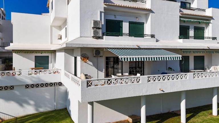 Tangerine Apartment by HelloVacations - B&B Albufeira