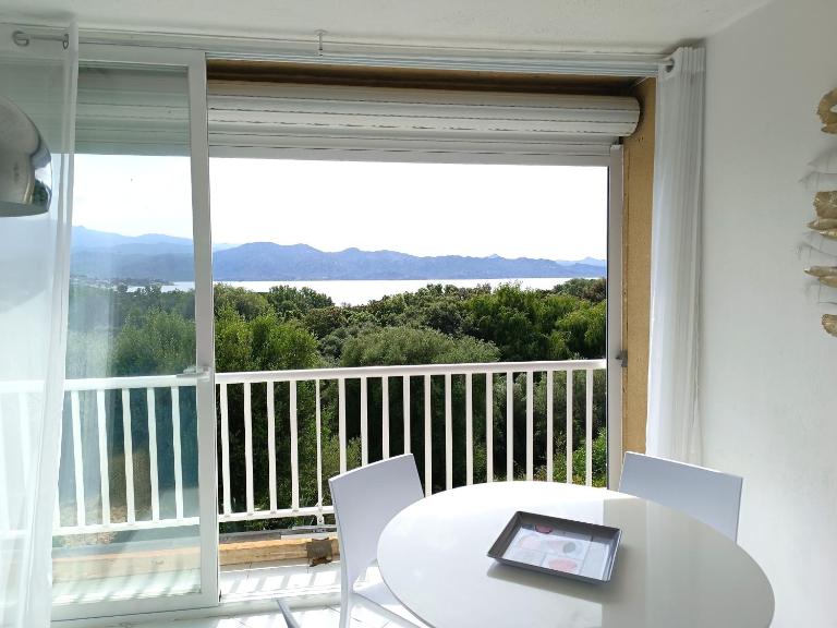 studio cosy vue mer - B&B Patrimonio