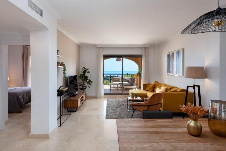 2-BR Middle Floor Apartment with Sea Views - Ferienwohnung Benahavís