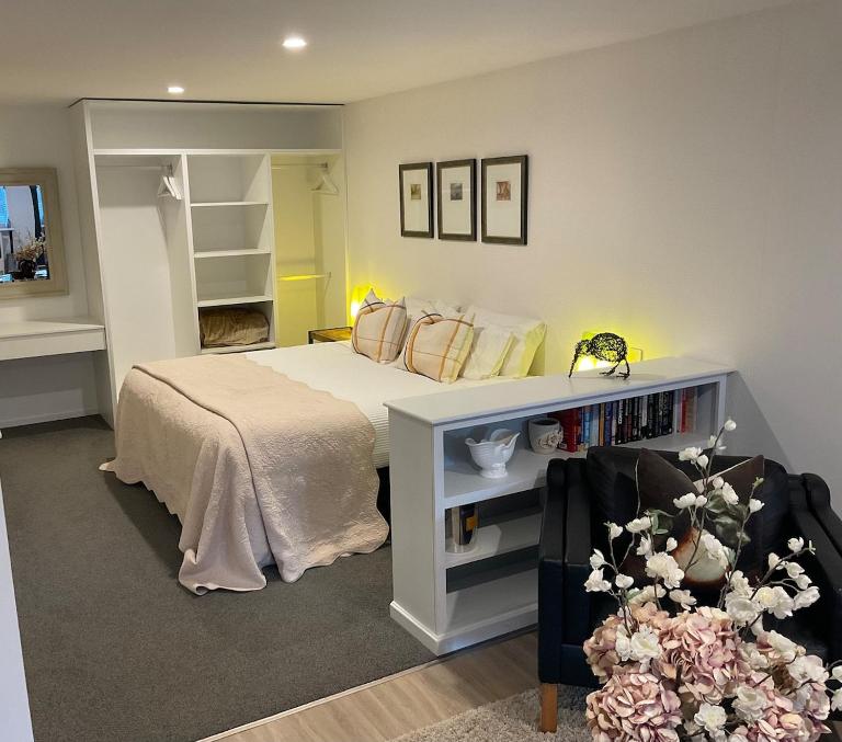 Sequoias on Berkshire - Studio Apartment - Bed and Breakfast Arrowtown