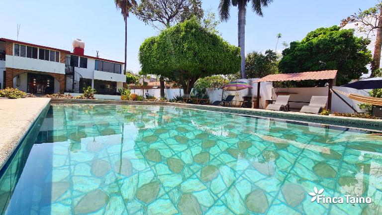 Finca Taino. Hermosa casa con alberca - Chambres d'hôtes Jiutepec