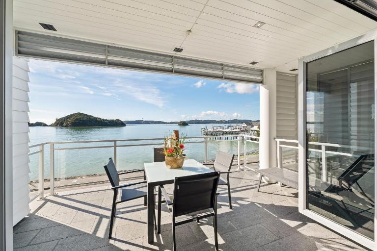 Beach Front 2 Bedroom Apartment - B&B Paihia