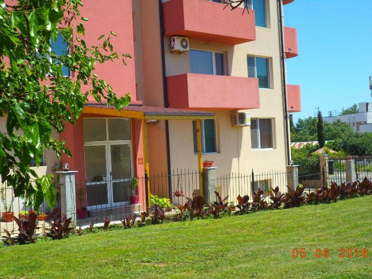 Sveti Georgi Guest House - B&B Sozopol