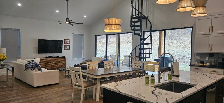 Family Fun House- Pet Friendly - B&B Piney