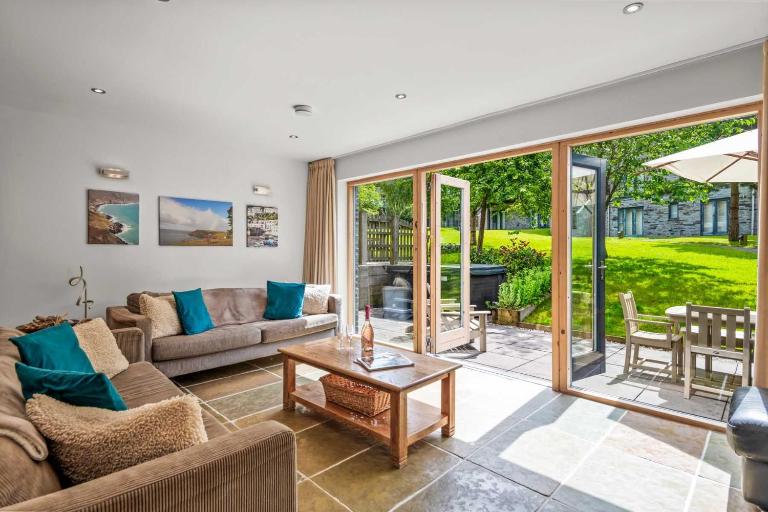 House 6 - B&B Looe