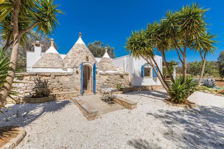 Trullo de Las Nubes by BarbarHouse - B&B San Vito dei Normanni