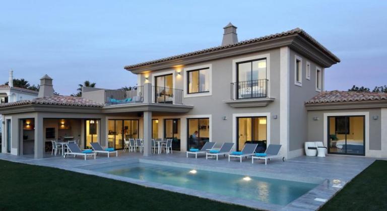 Luxurious Algarve Villa Villa Carvoeiro Lux 5 Bedrooms Private Heatedpool - Bed and Breakfast Carvoeiro