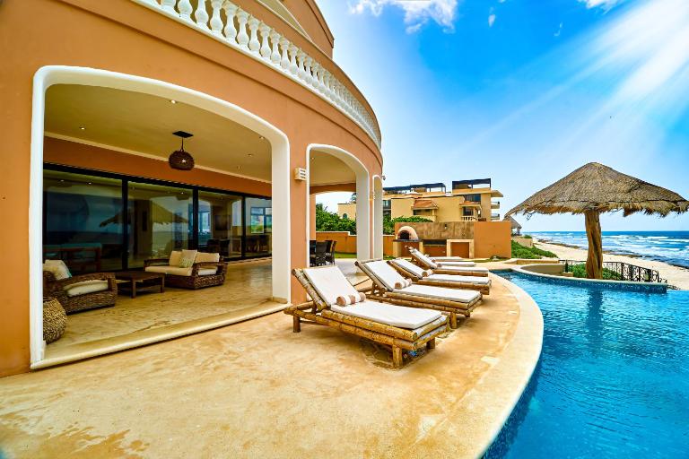 Exclusive Retreat at Hacienda Tankah Luxury 7 Bedroom Oceanfront Villa with Infinity Pool and Full Staff Included In Tulum - Ferienwohnung Tulum