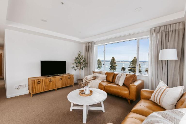Luxe Mount Escape Stunning Sea Views Pool & Gym - B&B Mount Maunganui