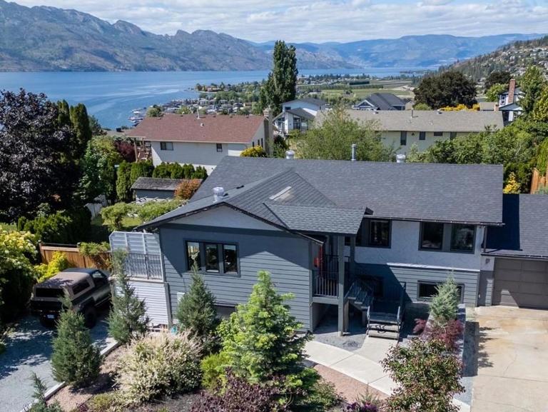 Peaceful 2-bedroom, 1-bath daylight suite with private entrance - Bed and Breakfast West Kelowna