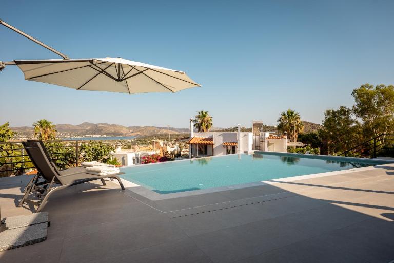 Nicolas Villa - Ferienwohnung Anávyssos
