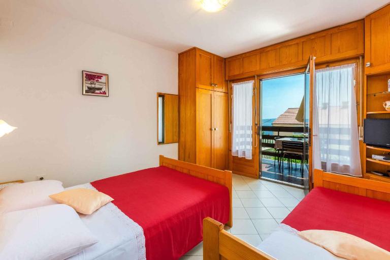 One-Bedroom Apartment in Crikvenica XXVII - B&B Cirquenizza