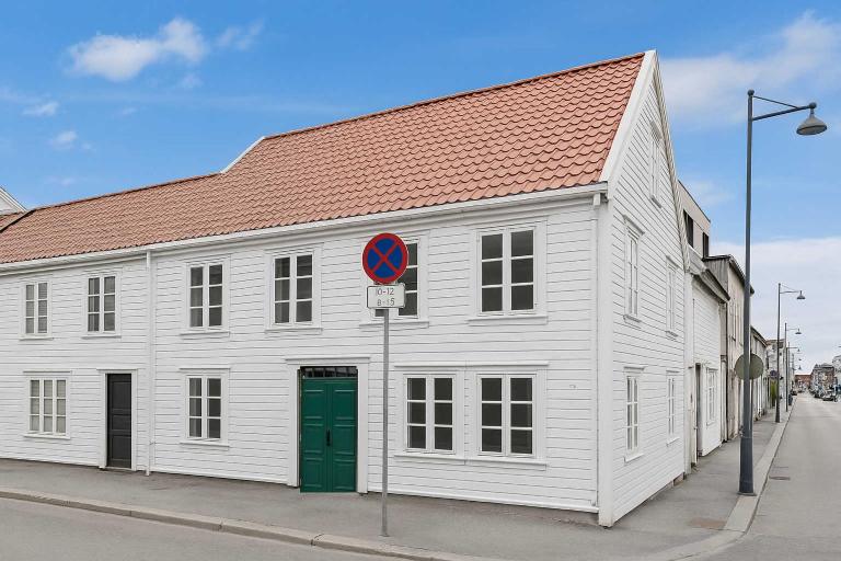 Renovated 2025 - AC & terrace - Historic building - B&B Kristiansand
