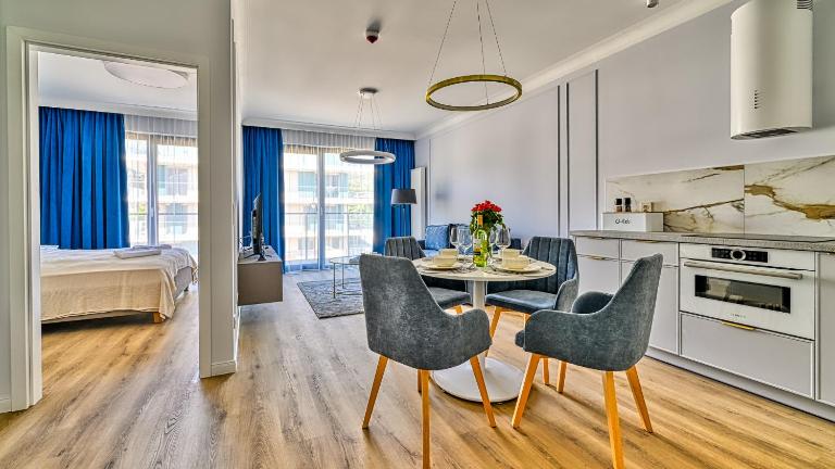 Rezydencja Niechorze D209 Classik z 2 Sypialniami, Basenem, Sauną, Jacuzzi, przy samej PLAŻY - 5D Apartments - B&B Niechorze