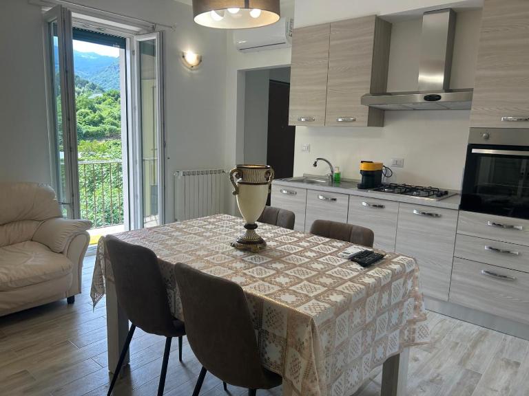 Suite bohemien - Ferienwohnung Omegna