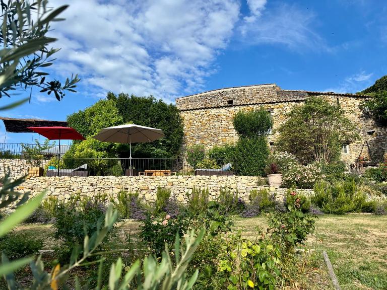 L Ostau de la Treille - B&B Limans