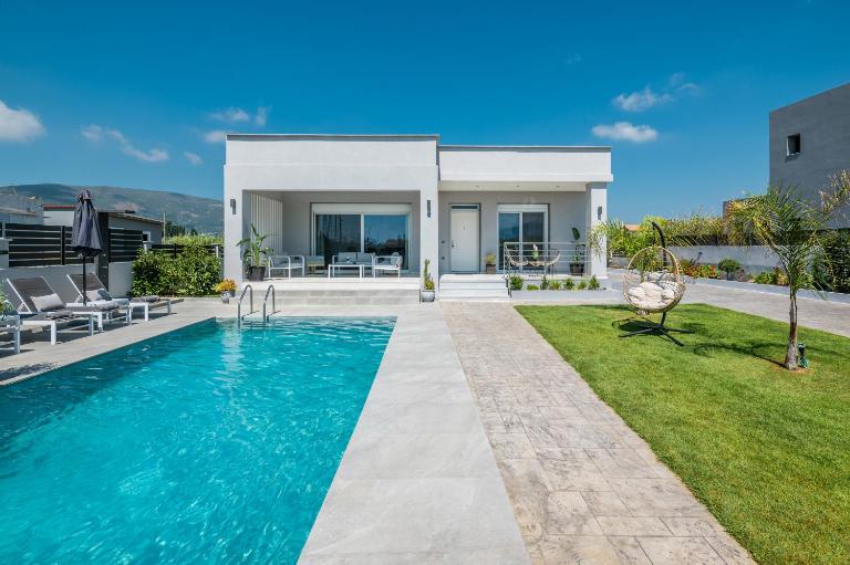 Oreal Luxury Villa - B&B Kalpaki