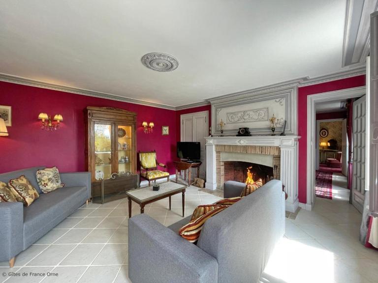 Charmante maison avec jardin clos à Saint-Pierre-des-Loges - FR-1-497-180 - B&B Saint-Pierre-des-Loges