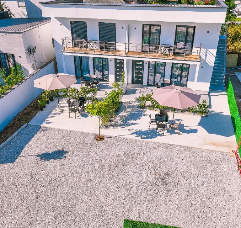 TaNa's Apartments - B&B Donji Štoj