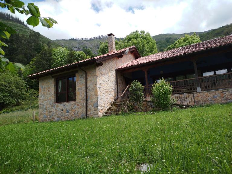 Casa Trasgu de Tornín-Cangas de Onís- Enjoy life in Asturias - B&B Tornín