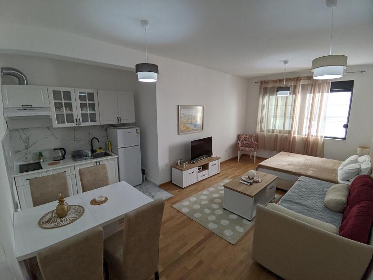 Apartman Mina, Bečići - Budva - Ferienwohnung Budva
