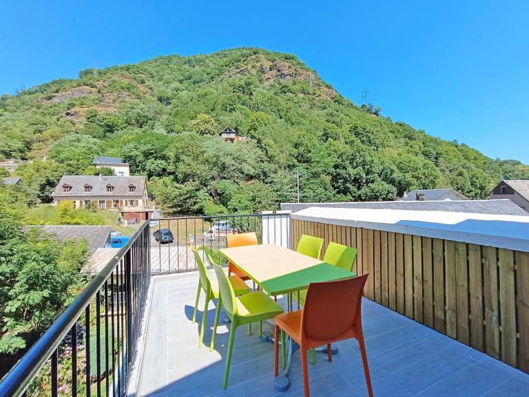 L'Isard, T3, WiFi, terrasse, 6 personnes - B&B Bagnères-de-Luchon