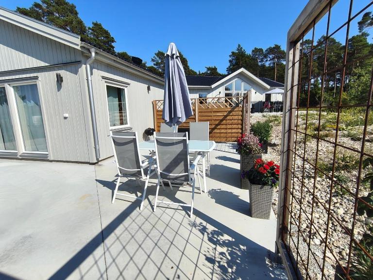 Amazing Holiday Home in Fröjel - B&B Klintehamn