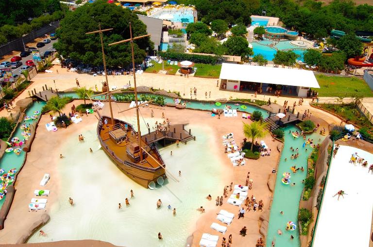 Piazza Diroma Com acesso Gratuito Ao diroma Acqua Park - B&B Caldas Novas