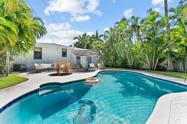 Tropical Private Pool Oasis-near DT WPB - B&B West Palm Beach
