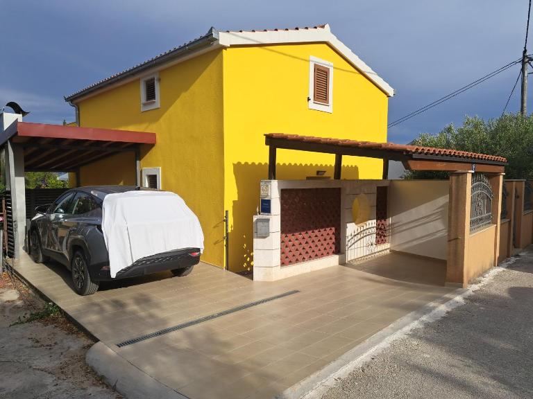 Ines - Ferienwohnung Trogir
