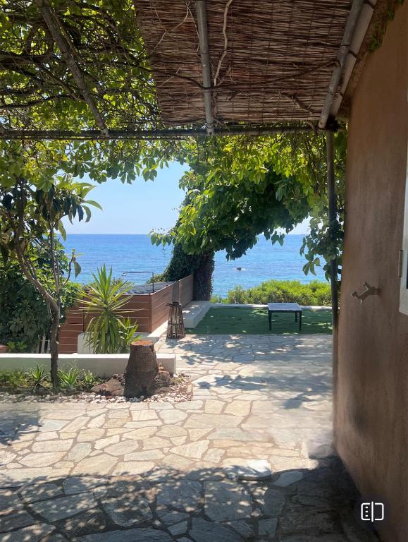 Ionian Cape seaside apartment - Ferienwohnung Vráchos