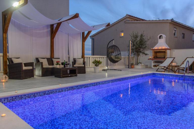 Apartments Villa Atlantis - B&B Traù