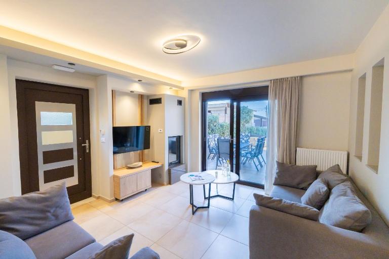 Villy Luxury Home by the Sea 1 - B&B Agiá