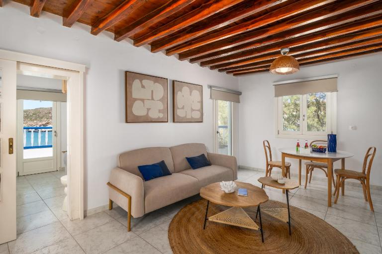 Psathi Blue Gamma - B&B Kimolos