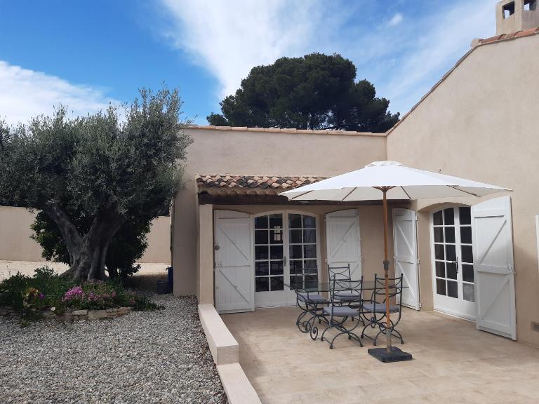 Mas jumelé 2 chambres dans cadre idyllique proximité mer - B&B La Cadière-d'Azur